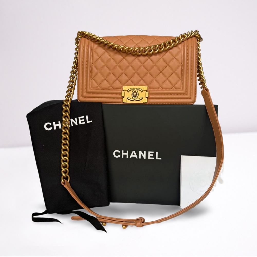 CHANEL Beige Leather Interior - Picture 2 of 16